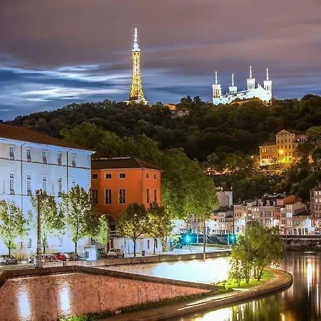 Appartement Climatise Terrasse Vue Sur Et Les Quais De Saone Lyon