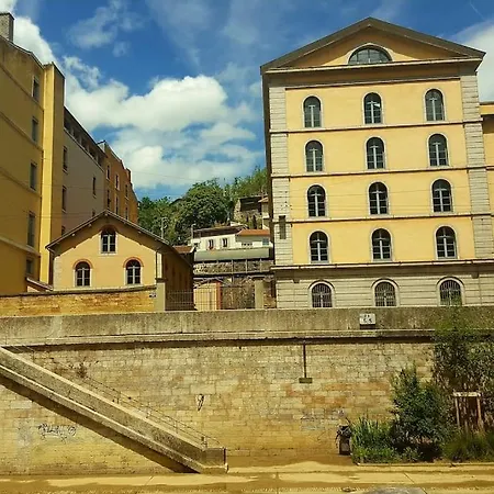 Appartement Climatise Terrasse Vue Sur Et Les Quais De Saone *