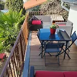 Climatise Terrasse Vue Sur Et Les Quais De Saone Lyon