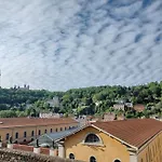 Climatise Terrasse Vue Sur Et Les Quais De Saone * Lyon
