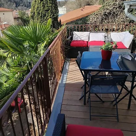 Climatise Terrasse Vue Sur Et Les Quais De Saone *